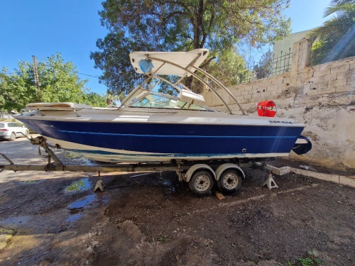 Bateau hors bord