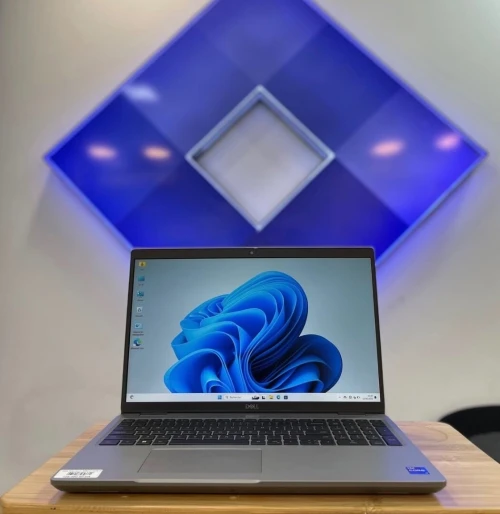 Dell Precision 3561