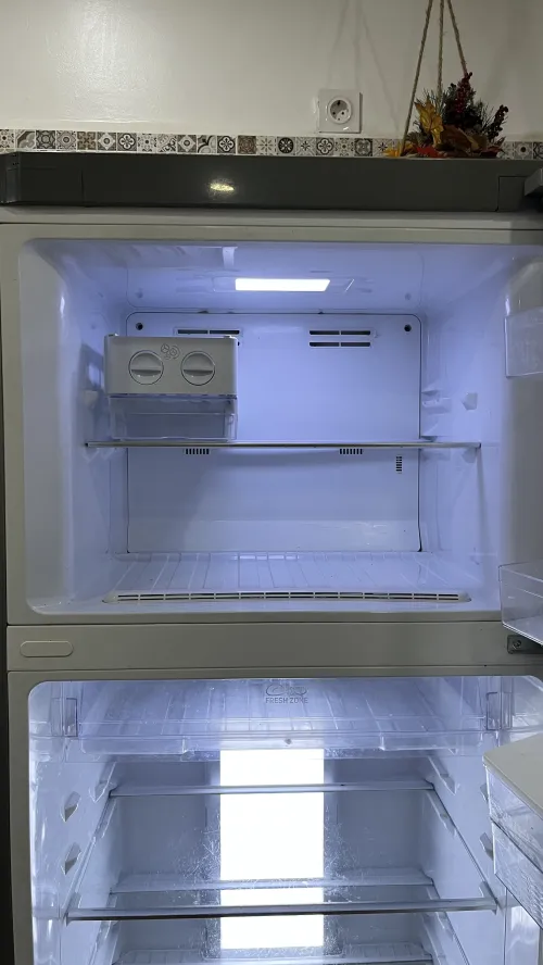 Réfrigérateur Brandt 630L digitale avec fontaine