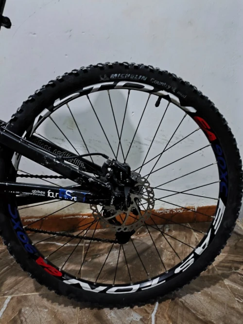 VTT Qbikes Aluminium SRAM Deore Très Bon État
