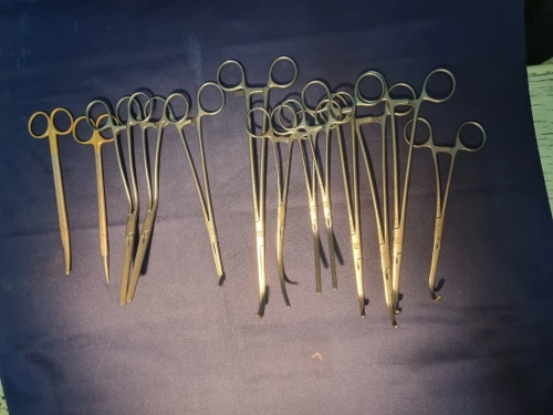 Matériel de chirurgie et chirurgie vasculaire