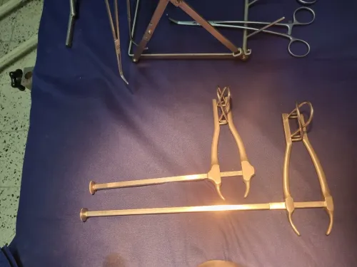 Matériel de chirurgie et chirurgie vasculaire