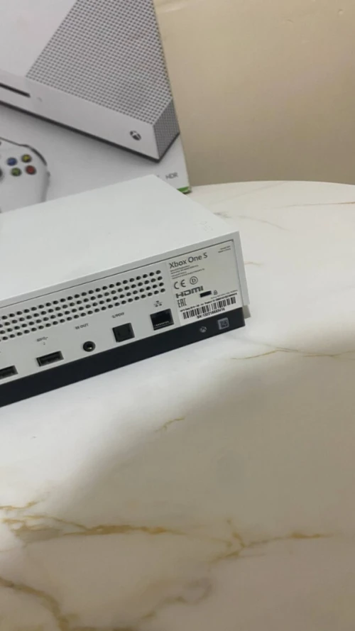 XBOX ONE S 1to ETAT 10/10 AVENDRE