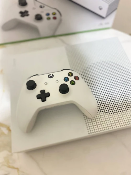 XBOX ONE S 1to ETAT 10/10 AVENDRE