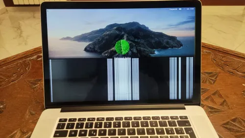 MacBook pro R9 I7 2,8GHZ 16GO 512SSD