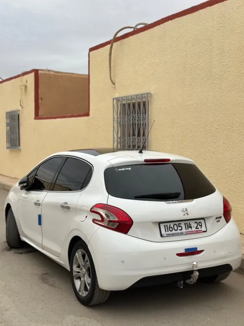 Peugeot 208 2014 Allure