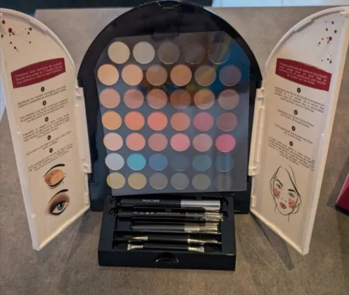 Boite de maquillage 