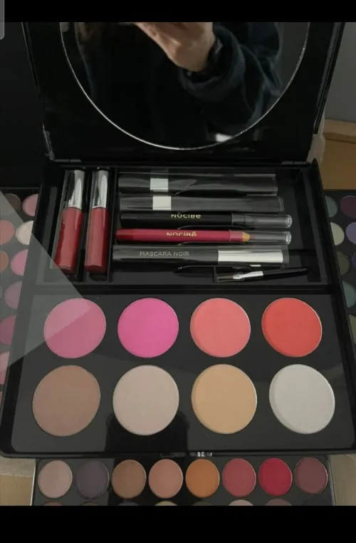 Boite de maquillage 