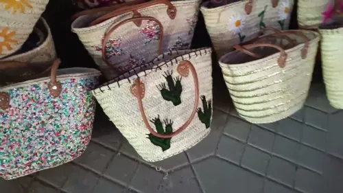 Vente Gros & Détail:L'Héritage Kabyle Fait Main بيع بالجملة والتجزئة: التراث القبائلي المصنوع يدويًا
