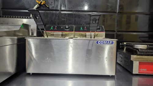 Matériel fast food frigo chambre froide presse friteuse 
