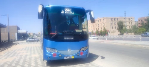 2 BUS POUR LOCATION