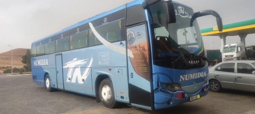 2 BUS POUR LOCATION