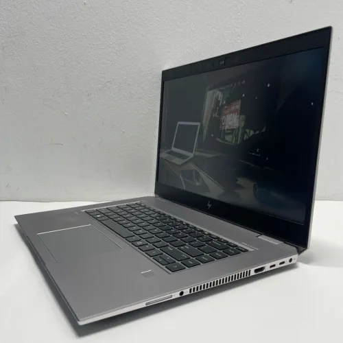 WorkStation HP ZBook Studio 15 inch G5 i7 10eme Generation Serie H Ram 32Gb Stockage 512 Gb Nvidia P1000 4 Gb