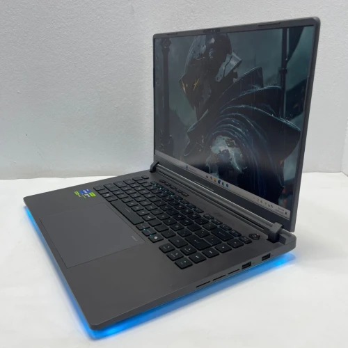 Asus Rog STRIX i7 14eme Generation Serie HX Ram 16 Gb Stockage 512 Gb Nvidia RTX 5060 8 Gb