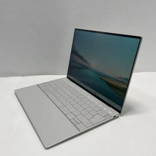 Dell XPS PLUS 9320 i7 13eme Generation Serie P Ram 16 Gb Stockage 512 Gb
