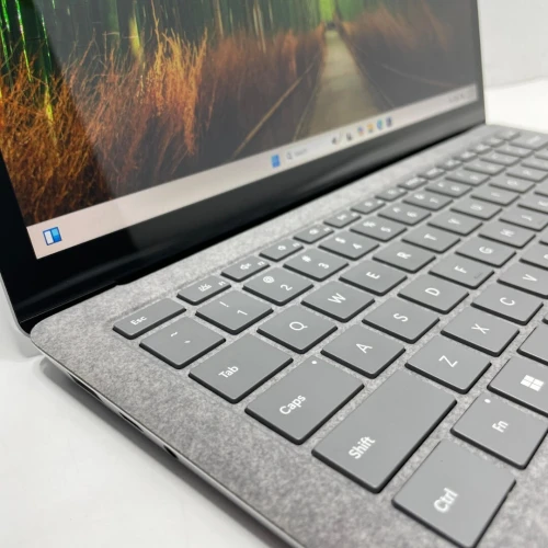Microsoft surface laptop 5 i7 12eme Generation Ram 16 Gb Stockage 512 Gb