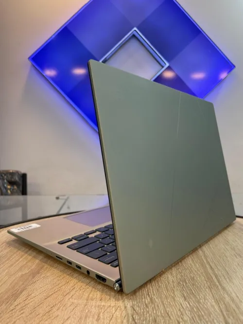 Asus ZenBook 14 i7 12eme Generation Serie P Ram 16 Gb Stockage 512 Gb 2,8K Oled