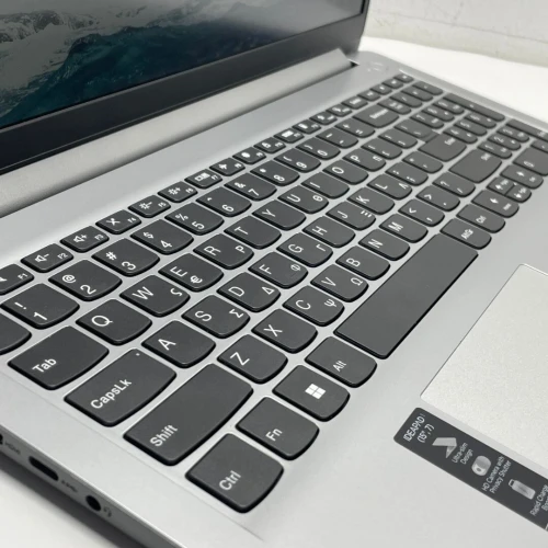 Lenovo IdeaPad Ryzen 5 Serie 7000 Ram 16 Gb Stockage 512 Gb Neuf
