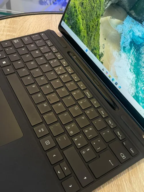 Microsoft Surface Pro 11 SnapDragon X Ram 16 Gb Stockage 512 Gb Tactile Avec Stylet