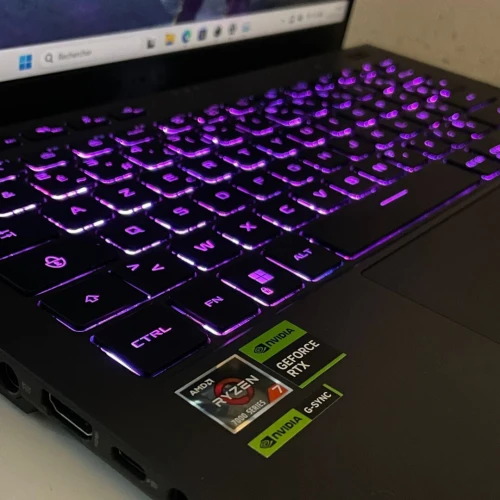 Asus Rog Zephyrus G14 Ryzen 7 serie 7000 Ram 16Gb Stockage 512Gb RTX 4050 6Gb