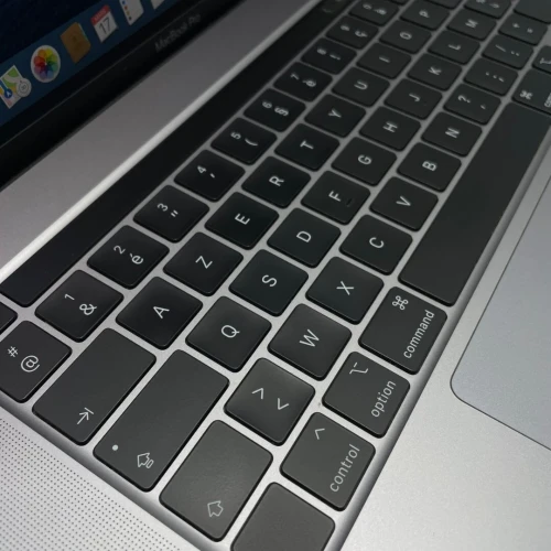 Macbook PRO 2019 i7 Ram 16 Gb Stockage 512 GB 3K 16 Pouces