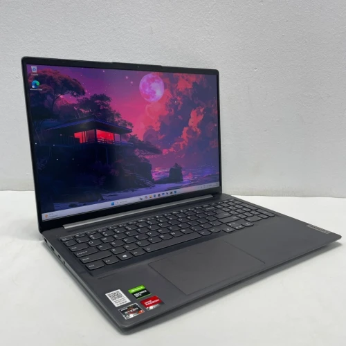 Lenovo PRO 16 2021 Ryzen 7 Series 5000 Ram 16 Gb Stockage 512Gb GTX 1650 4GB