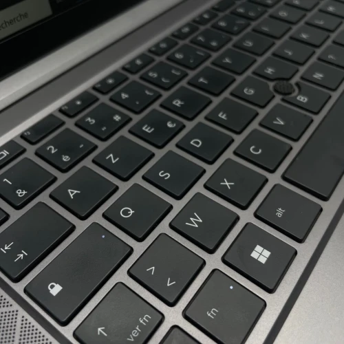 HP Zbook Firefly 14 inch G8 i7 11eme Generation Ram 16 Go Stockage 256Go.