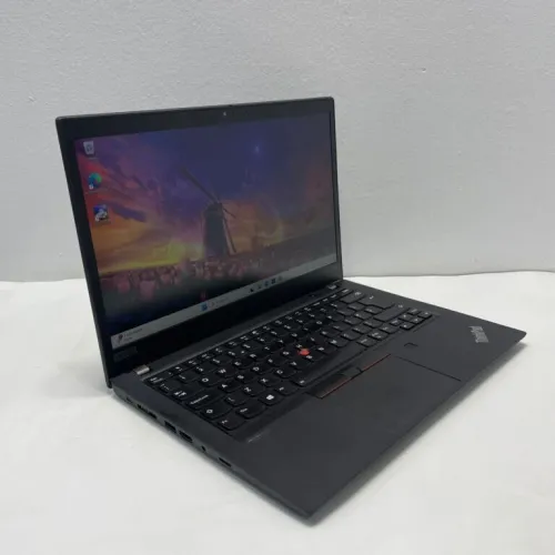Lenovo thinkpad P14s i7 10eme generation Ram 16Gb Stockage 512Gb Nvidia quadro 2Gb
