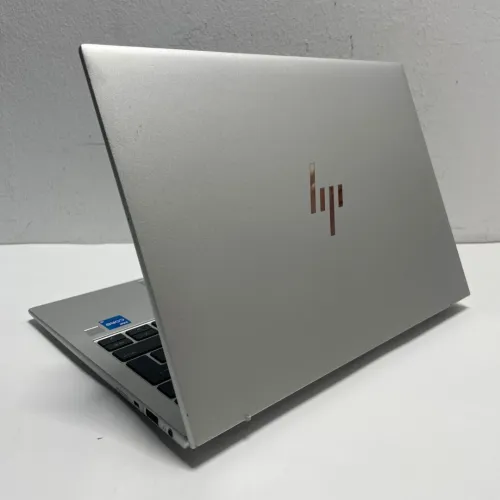 HP Elitebook 830 G10 i5 13eme Génération Ram 16 Gb Stockage 256 Gb 