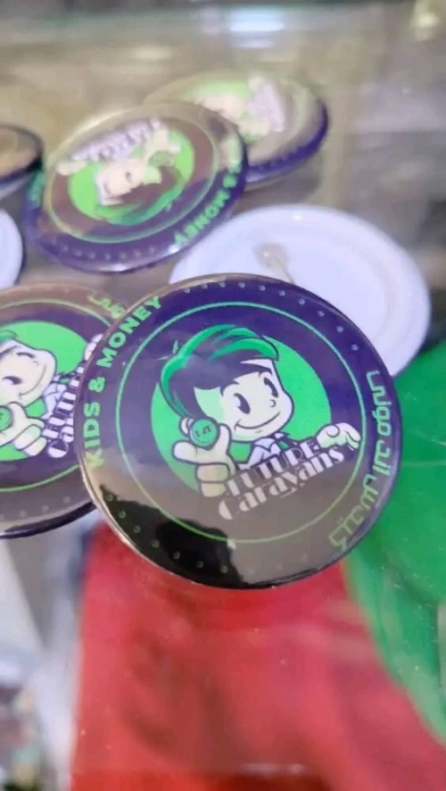 Pins et macaron personnalisé