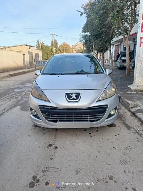 Peugeot 207 2012 Fennec