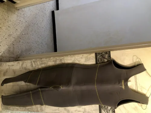 Tenue OU Combinaison de plongé