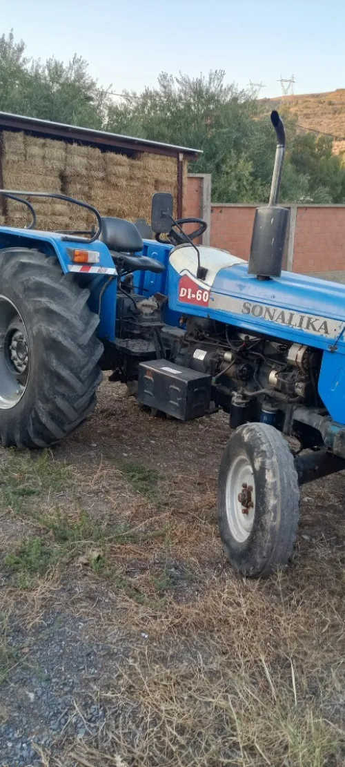 sonalika DI-60 2009
