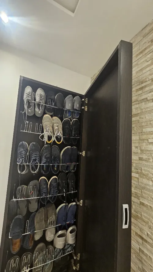 Meuble de chaussure avec miroir tres pratique