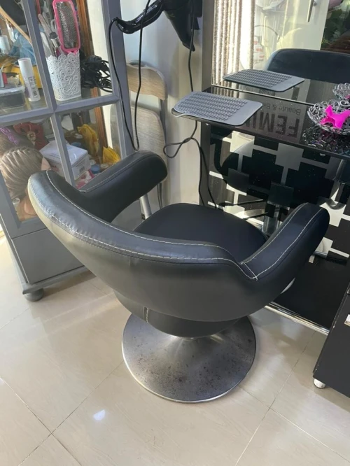 vente de materiels de coiffures , esthetiques et ongleries