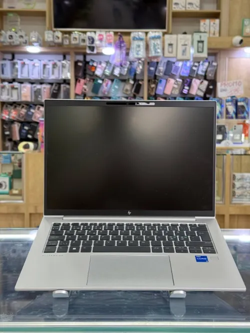 HP EliteBook 840 G10 i5-1335U 16GB DDR5 256GB SSD 14" FHD Lumineux