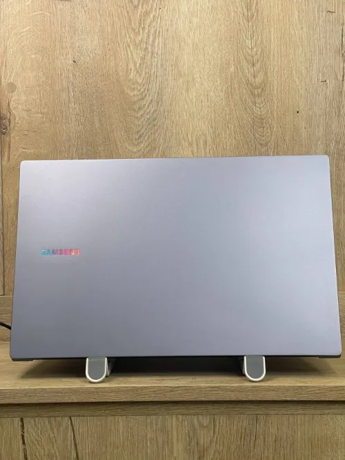SAMSUNG BOOK 4/ i5-1335U /8 Go DDR5 256 GB SSD