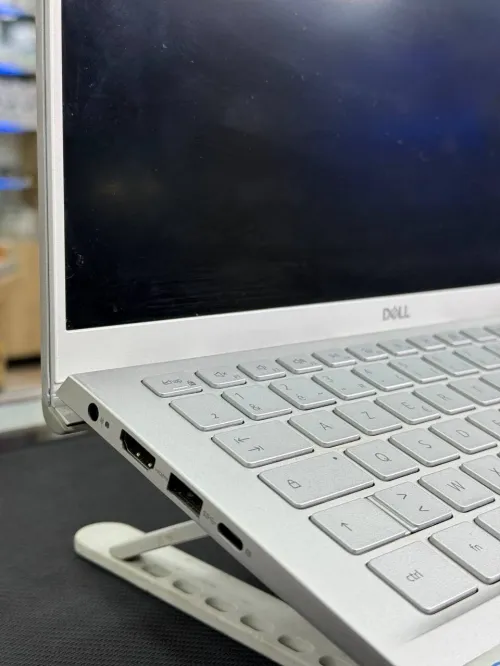 DELL inspirons 13 5000 / i7-1165G7 / 8 GB / 256ssd /  NVIDIA GeForce MX350