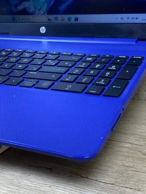 LAPTOP HP 15 AMD 3020e 4 Go DDR4 256Go SSD