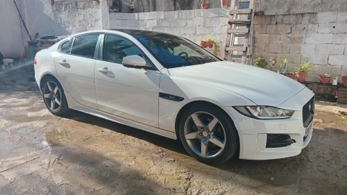 Jaguar XE 2020 La tot