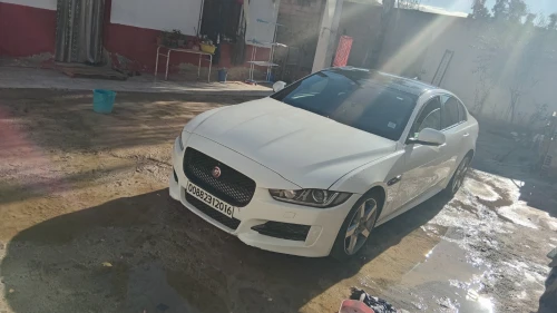 Jaguar XE 2020 La tot