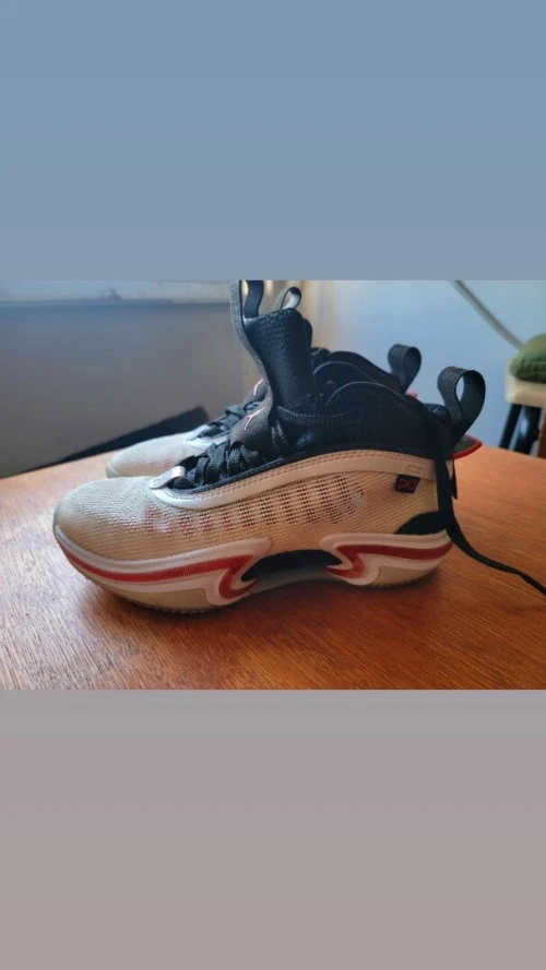 Air Jordan 36 أصلي 100% - مقاس 39 - حالة  ممتازة (promotion)