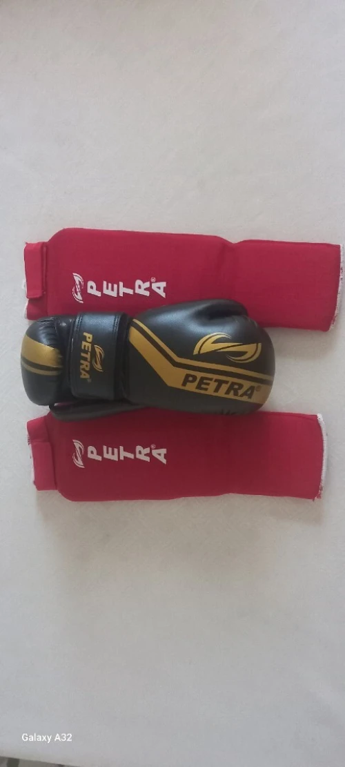Gants petra taille 6 et protège tibia  taille s