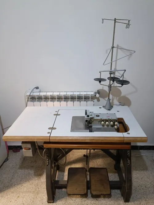 Machine à coudre industrielle TEXIMA 5 fils + moteur allemand