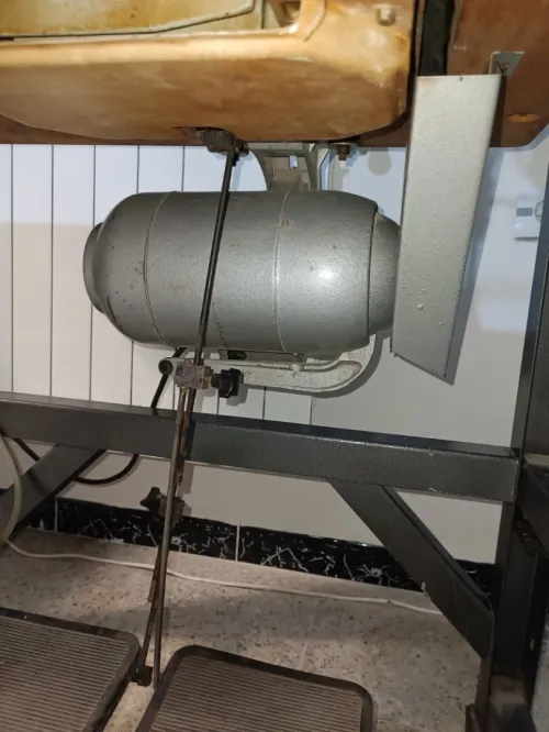 Machine à coudre industrielle TEXIMA 5 fils + moteur allemand
