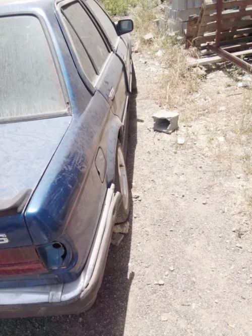 BMW E30 1986 