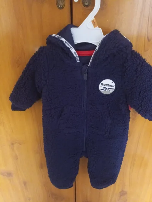 Vêtements bébé et enfant " Reebok et Orchestra " Neufs avec étiquette. 