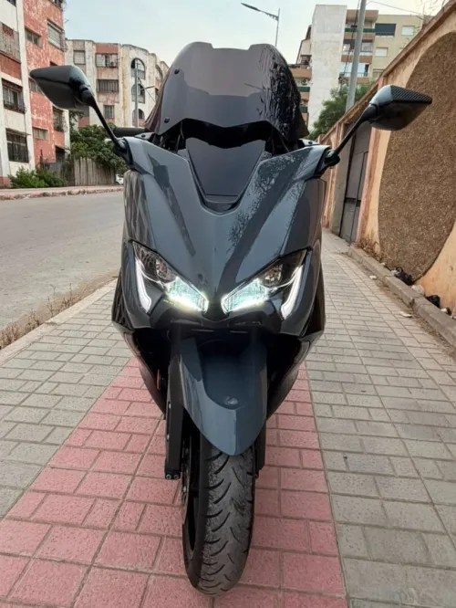 Yamaha Tmax 2022