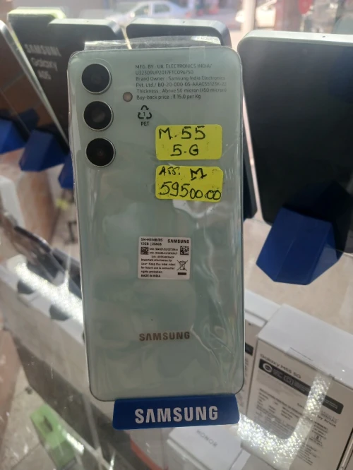 Samsung Galaxy M55 5G  12 gb ram 256 gb memoire