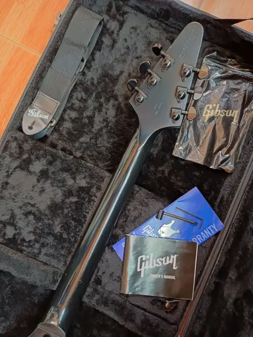 Guitare Gibson flying V B-2